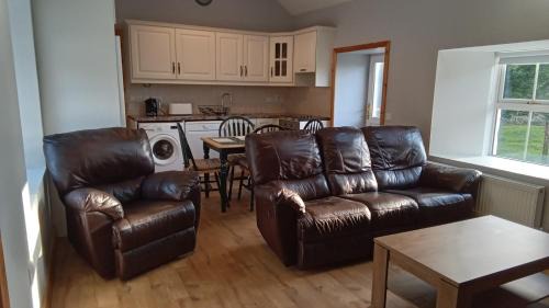 Youghal House | Welcoming Boola Cottage - Ideal for Family Getaways