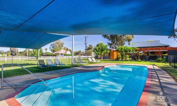 Tocumwal Resort | Relax at Boomerang Way Tourist Park with Oceanfront Views