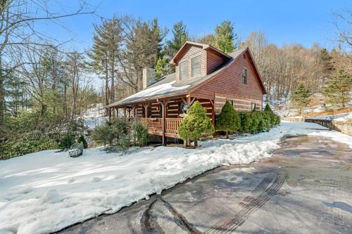 Boone House | Boone Bounty: Pet-Friendly Retreat with 9.7/10 Rating