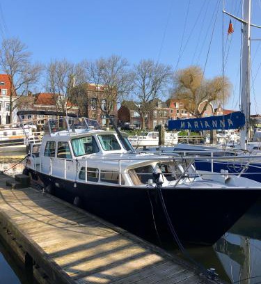 Enkhuizen Boat Rental | Boot & Breakfast - Sleep on the Water with Ocean Views