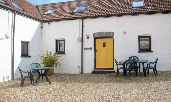 Lydstep Cottage | Spacious 3-Bedroom Retreat in Lydstep near Tenby