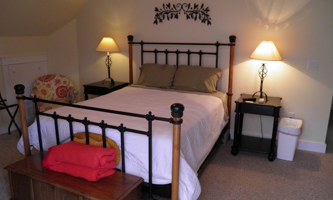 West Boothbay Harbor House | Oceanfront Suite in Boothbay Harbor, Maine - Rated 9.8