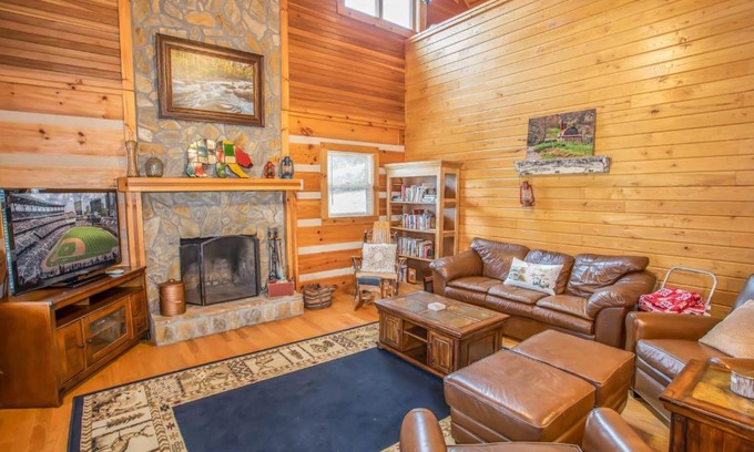 Boone House | Boots Off Bungalow: Guest Rated 10/10 with Spa & Hot Tub