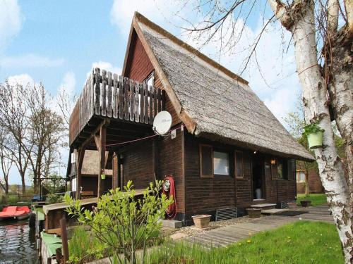 Teterow House | Pet-Friendly Bootshaus in Teterow with Family Amenities