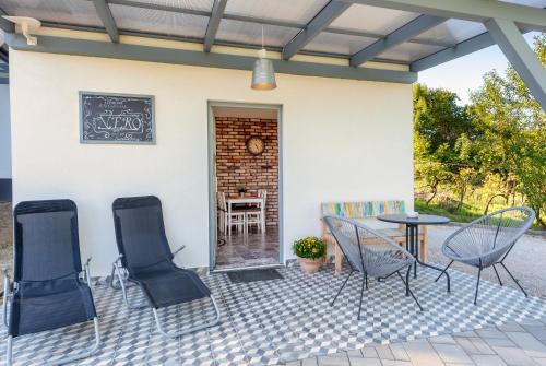 Pazmand House | Discover Borárium Vendégházak - Néró Ház with Hot Tub