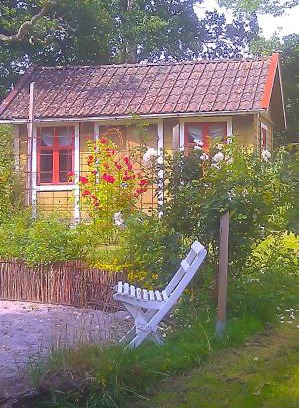 Alstugorna Bed & Breakfast | Discover Boråkra Bed & Breakfast: Family & Pet Friendly Stay