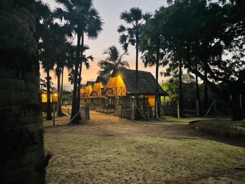 Jaffna District Resort | Relax at Borassus Nature Huts with Oceanfront Views