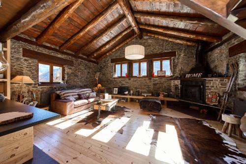 L'Aldosa de Canillo Ski Chalet | Pet Friendly Borda Climent: A 4-Star Family Retreat