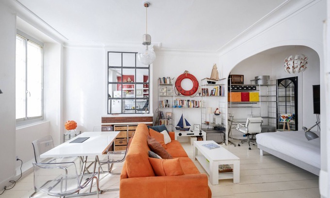 Bordeaux City Centre Apartment | Tranquil Bordeaux Gambetta: Family-Friendly with Spa & Breakfast