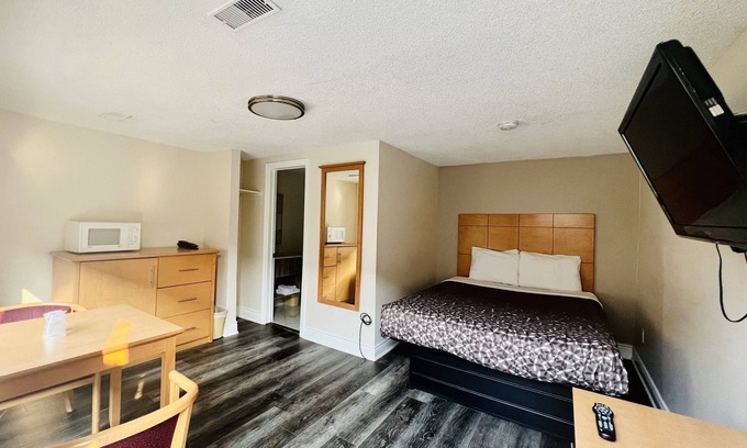 Angus Hotel | Comfortable Stay at Borden Inn & Suites with Breakfast
