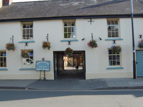 Brecon Bed & Breakfast | Borderers Inn: Guest Rated 9.3 with Restaurant & Breakfast