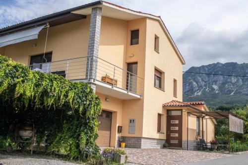 Slap House | Pet-Friendly Borea Rooms - Sobe Budanje with Top Ratings