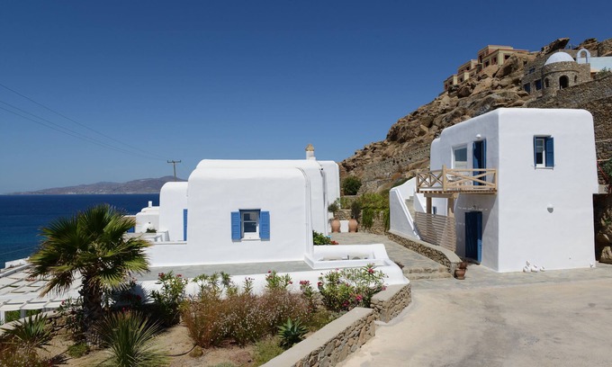 Agios Stefanos Apartment | Relaxing Boreas Apartment with Spa and Family Amenities