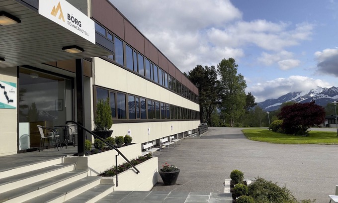 Glomset Hotel | Relax at BORG Sommerhotell with Pool and Family Amenities