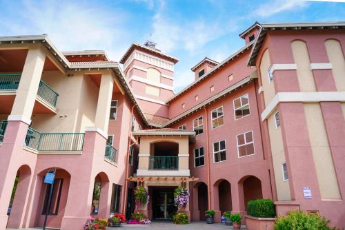 Quail Ridge Apartment | Discover the Borgata Lodge Resort: Guest Rated 8/10