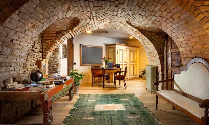 Neive House | Discover Borgese Camere e Suites: 4-Star with Breakfast & More