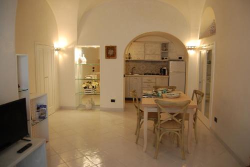 Old Town Cisternino House | Discover Borgo 124: Guest Rated 10/10 with Kitchen Amenities