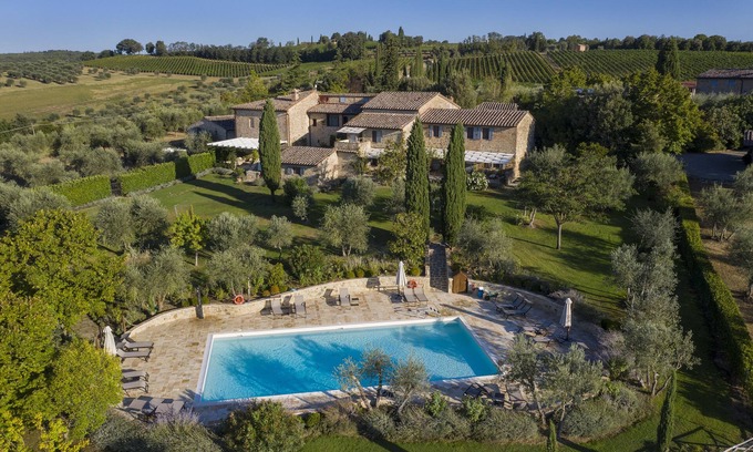 Castelnuovo Berardenga House | Discover the Elegance of Borgo Argiano with Pool & Dining