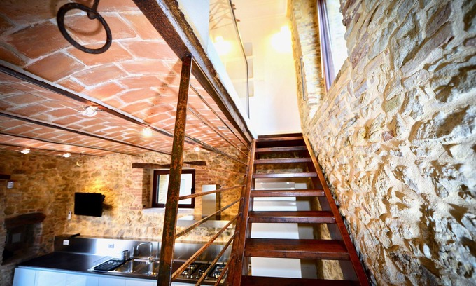 Crecchio House | Relax at Borgo Baccile - Family-Friendly with Pool & Breakfast