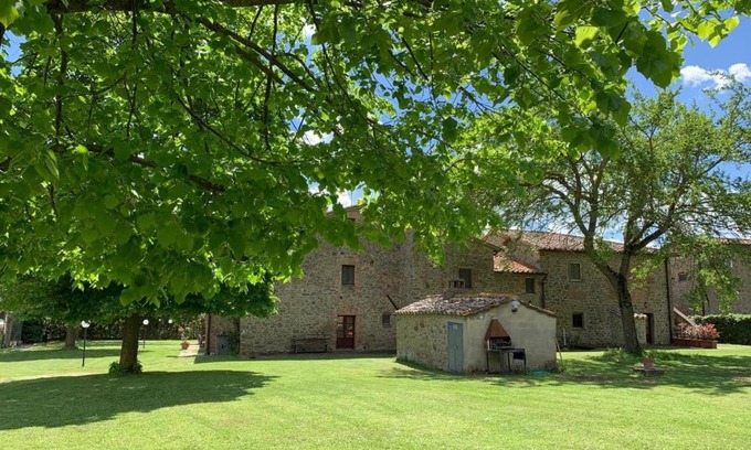 Passignano sul Trasimeno House | Pet-Friendly Borgo Boiano with Pool & Family Amenities
