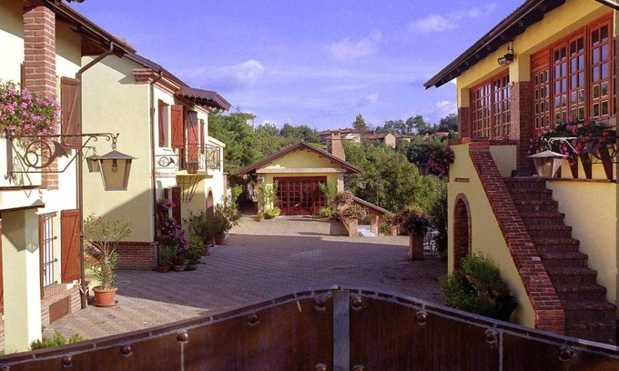 Rocca D'Arazzo Apartment | Discover Relaxation at BORGO d' PARTIQUILAR Hotel