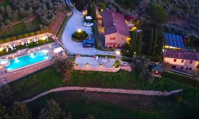 Giugnano House | Experience Elegance at Borgo dei Gigli - 4-Star Getaway