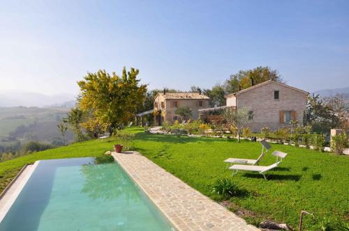 Serra de' Conti Apartment | Discover Borgo Farneto: Pet-Friendly Retreat with Pool