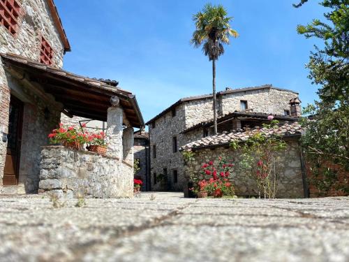 Partigliano Apartment | Pet-Friendly Borgo Giusto Tuscany with Spa & Ocean Views