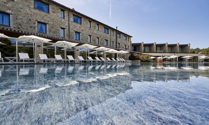 Castelraimondo Hotel | Discover Borgo Lanciano: Rated 8.8 with Ocean Views