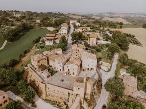Arcevia House | Discover Borgo Loretello: A Guest Favorite with Pool & Pets