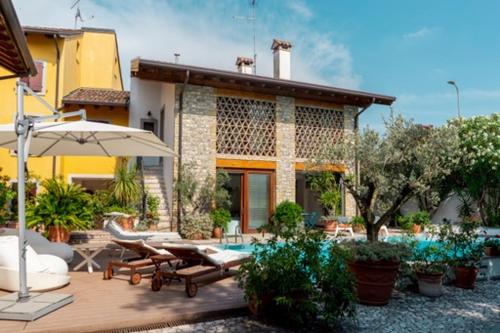 Cargnacco Bed & Breakfast | Unforgettable Stay at B&B Borgo Margherita with Ocean View