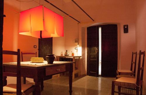 Strongoli Apartment | Pet-Friendly Comfort at Borgo Petelia, Casa Mannarino Suite