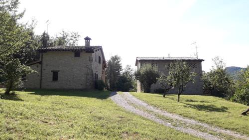 Vado Bed & Breakfast | Discover Borgo Pizzicarè: Pet-Friendly Haven with Kitchen