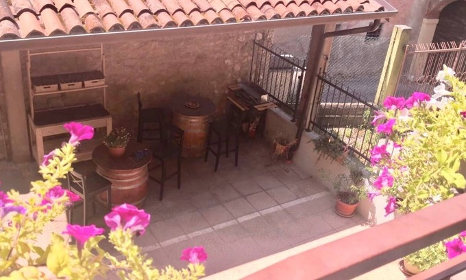 Roe Apartment | Top-Rated Stay at Borgo Volciano App2 with Kitchen Amenities