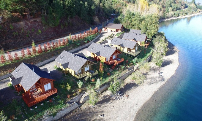 Panguipulli Cabin | Elevate Your Stay at Borgolafquen with Ocean Views & Spa