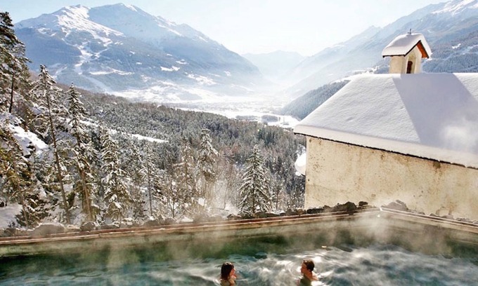Valdidentro Apartment | Serene Bormio Chalet: Nature Retreat with Pool & Breakfast