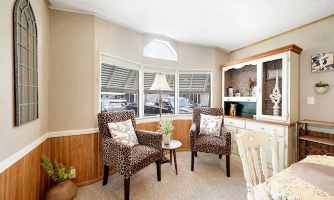River Ranch House | Experience the Born in the USA Retreat with Ocean Views