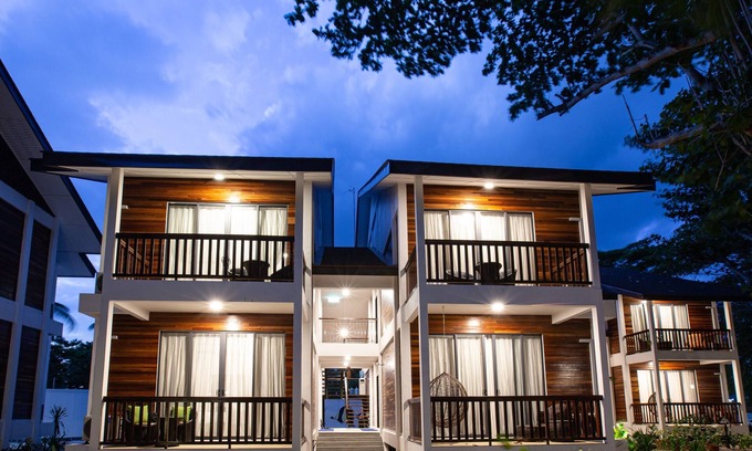 Mabul Island Hotel | Explore Borneo Divers Mabul Resort with Pool and Spa