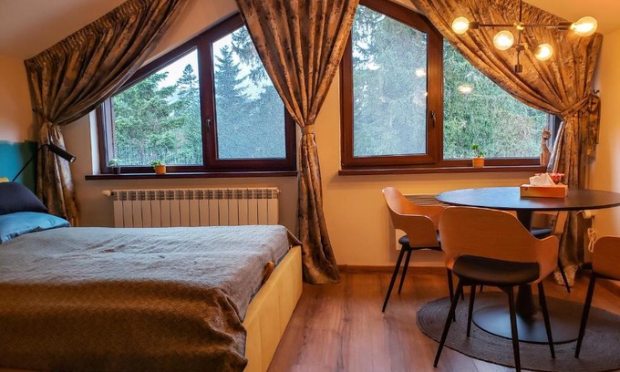 Borovets Apartment | Scenic Borovets Forest View - Family-Friendly Retreat