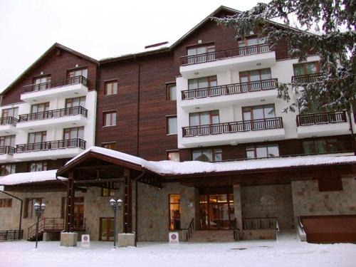 Samokov Hotel | Relax at Borovets Hills Ski & Spa with Pool and Hot Tub
