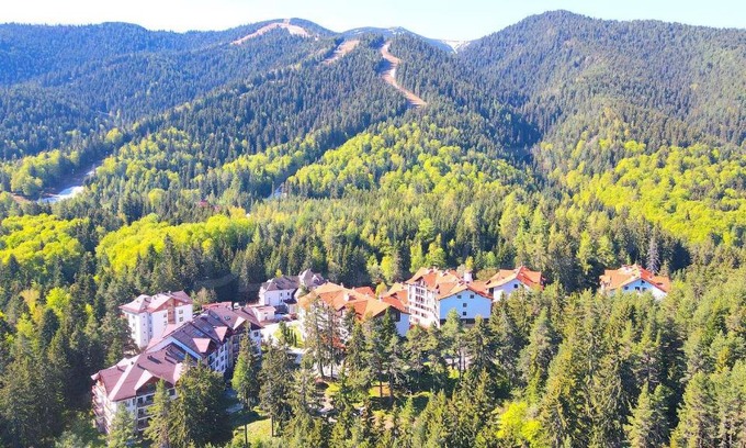 Samokov Apartment | Relaxing Retreat at Borovets Semiramida Garden Studio A16
