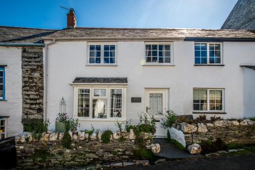 Boscastle House | Cozy Boscastle Fisherman's Cottage - Pet and Child Friendly