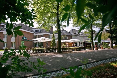 Vlodrop Hotel | Pet-Friendly Boshotel in Vlodrop with Ocean View Pool