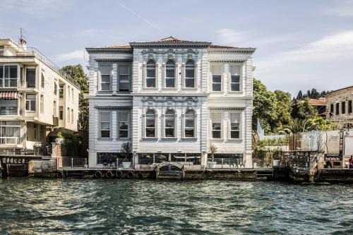 Inegeul Hotel | Elegant Stays at Bosphorus Palace Hotel - Rated 9.2/10