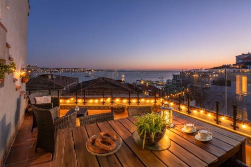 Kabatas Apartment | Bosphorus View with Shuttle, Parking & High-Speed WiFi