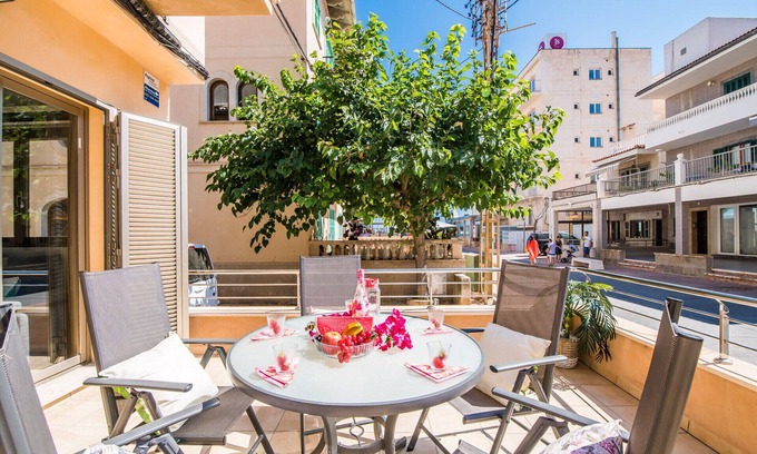 Can Picafort Ski Chalet | Beachside Bosset Platja House with Ocean View & Spa