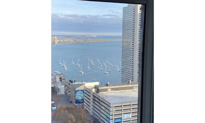 North End Villa | Elegant Deluxe One Bedroom Suite at Custom House, Boston