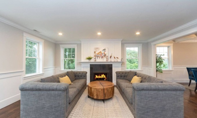 Waltham House | Discover Boston's Pet-Friendly 4BR Home: Rated 10/10!
