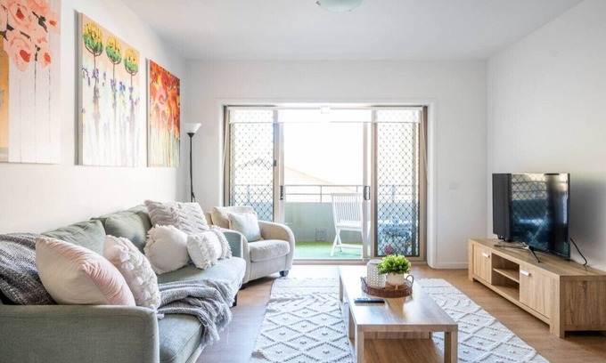 North Melbourne Apartment | Botanica - Ideal City Fringe Retreat with Great Amenities