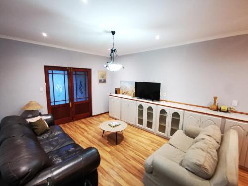 Bot River House | Discover Botrivier's Eden: Pet-Friendly and Family Approved